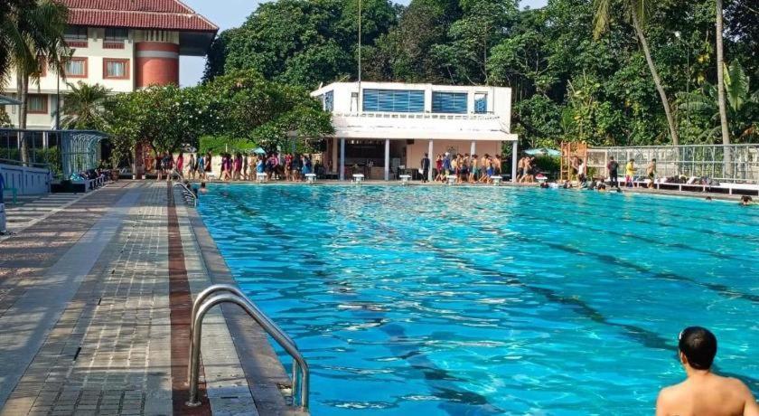 Bumi Wiyata Hotel Depok Kültér fotó